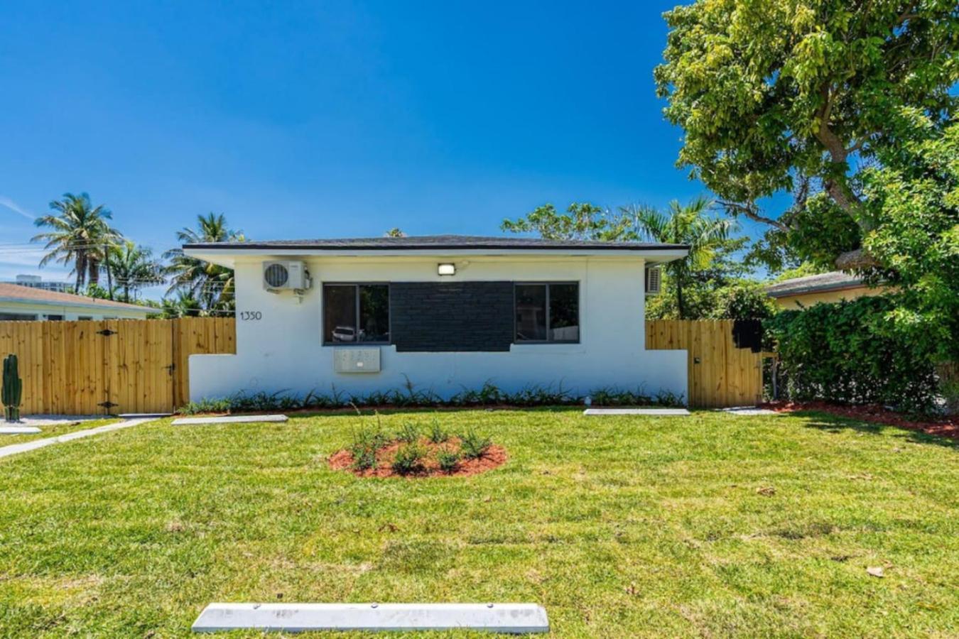 Modern Studio In North Miami Apartment Exterior photo